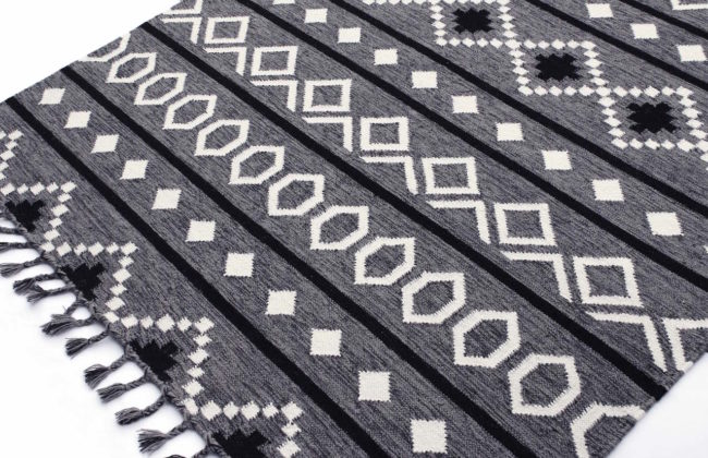 Artifact Grey Handwoven Flat Weave Rug - Image 4